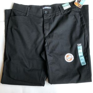 NWT Lee Straight Leg Relaxed Plain Front Pant 18L